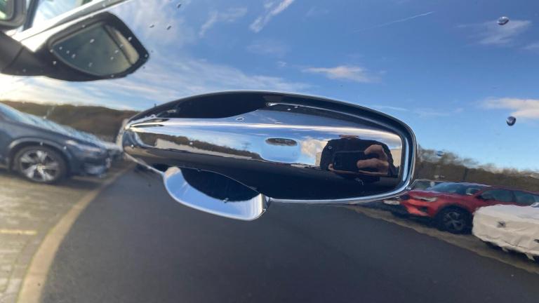 2024 Volvo XC40 2.0 B3 MHEV Ultra Bright SUV 5dr Petrol Hybrid DCT Auto Euro 6 (s/s) (163 p ESTAT...