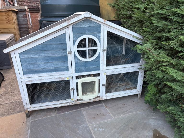 FREE Rabbit Hutch