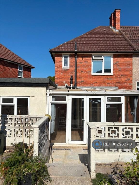 3 bedroom house in Wigmore Road, Carshalton, SM5 (3 bed) (#2983718)
