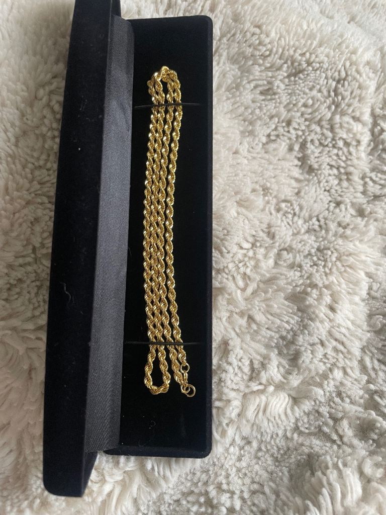 9ct 8.6 gram top chain great price 