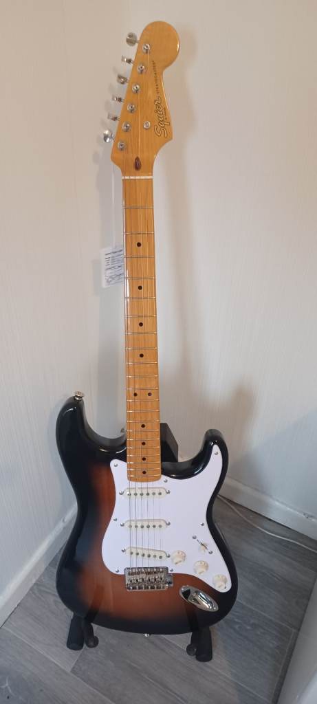 Squier Stratocaster classic vibe 50sElectric Guitar - Sunburst Finish, AS NEW
