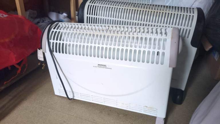 Electric Radiator - Fully Working (Missing One Foot/Leg)