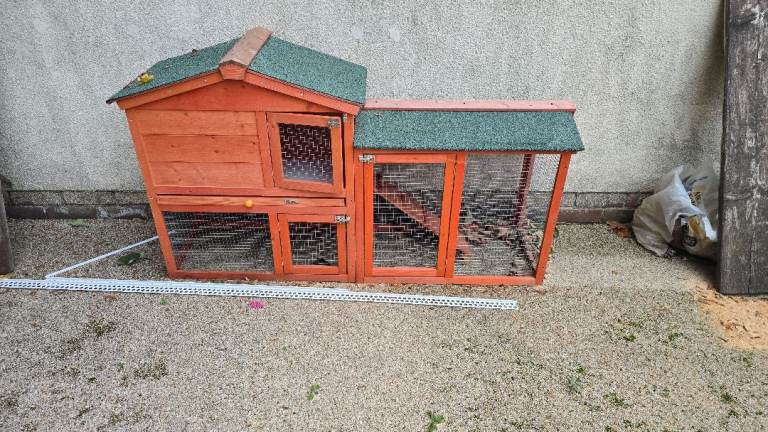 Rabbit hutch