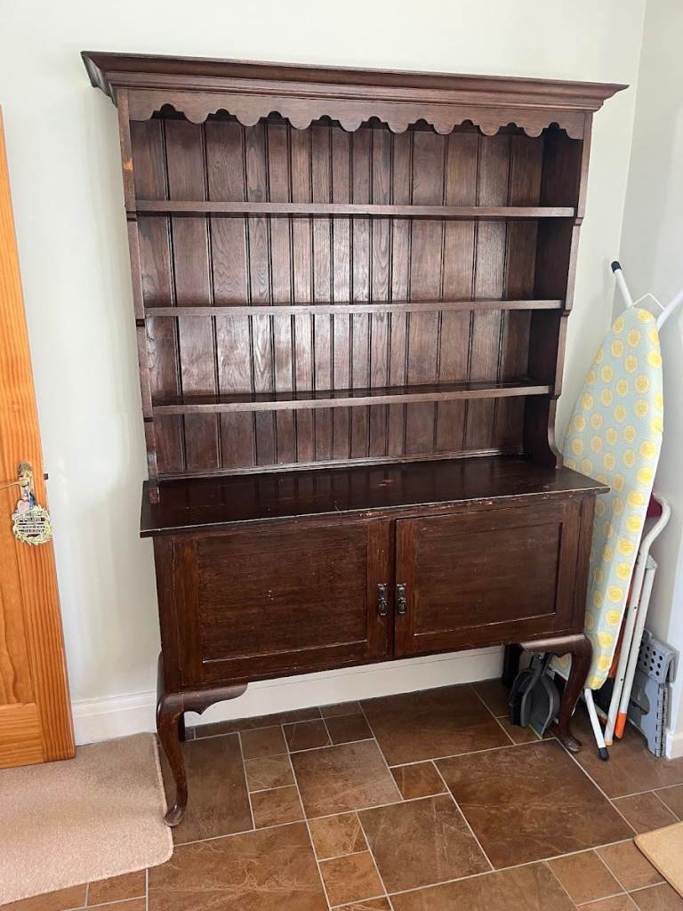  Vintage Solid Wood Welsh Dresser – Dark Oak – Decorative Legs – Storage Cupboard