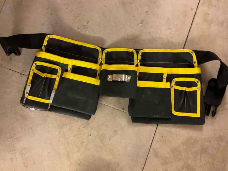 Tradesman Tool Belt with Multiple Pockets