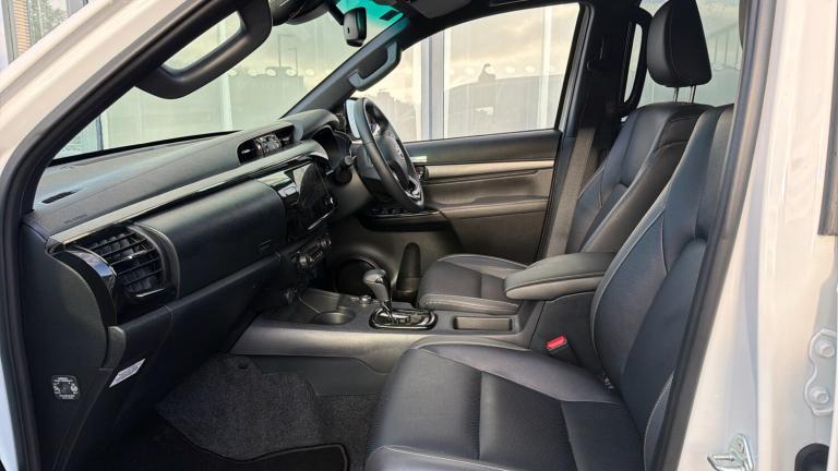 2025 Toyota Hilux Diesel Invincible X D/Cab Pick Up 2.8 Hybrid 48V Auto Double Cab Pick-up Diesel...