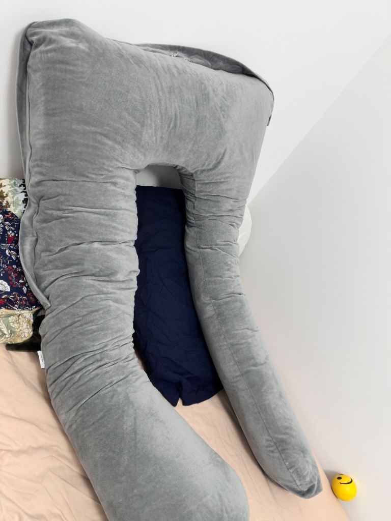 Pregnancy pillow