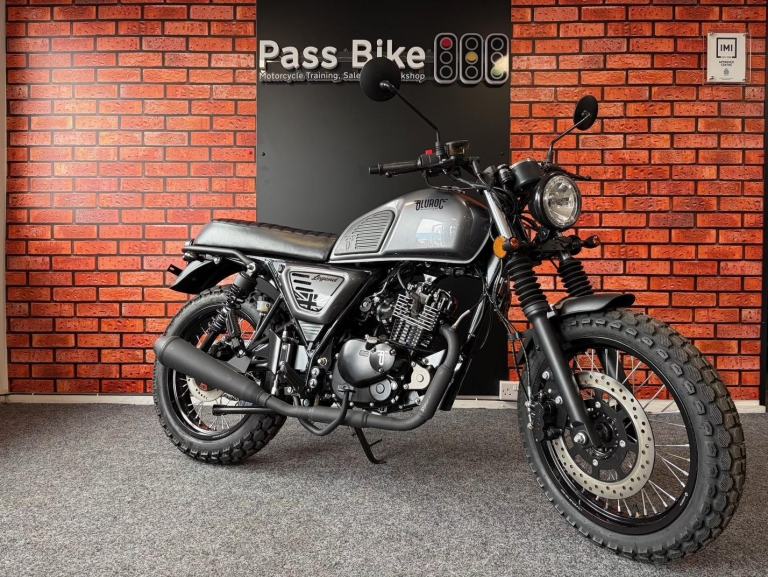 Bluroc Legend 125cc Scrambler Motorcycle Mutt Bullit 125 - Bargain!