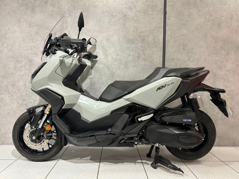 image for 2024 Honda ADV350 - 5257 miles - 1 OWNER!