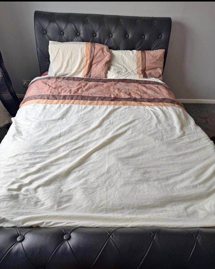 Double bed with mattress for £130