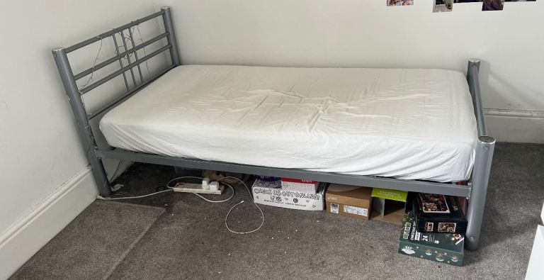Single bed and mattress 