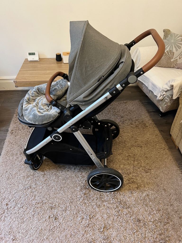 Cuggl Deluxe Pushchair