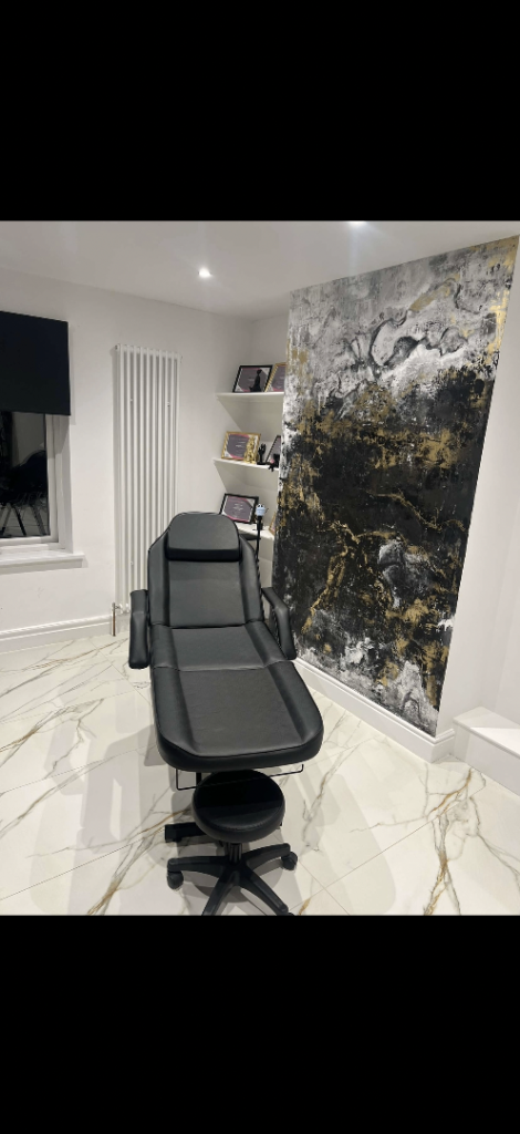 Upstairs Commercial Premises to Sublet – Prime Location