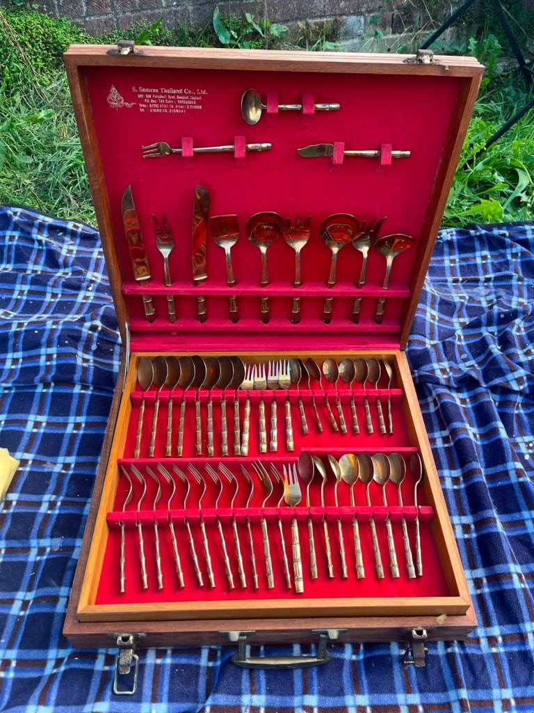 Vintage 8 person dinner set 