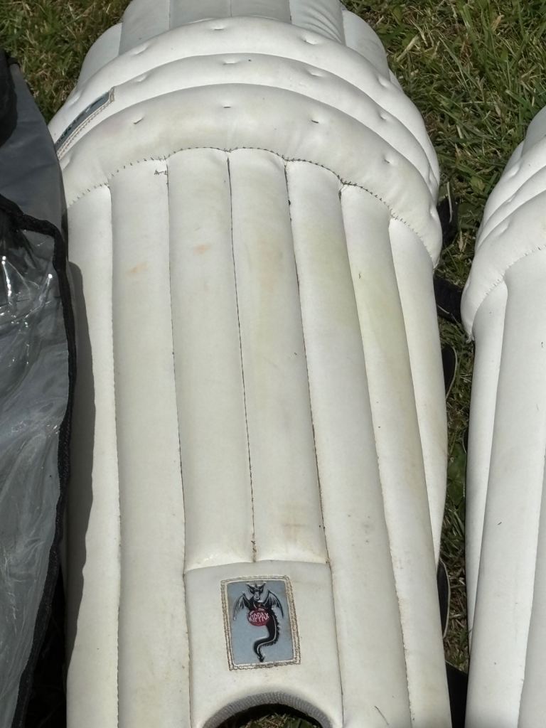 Kippax Fireblade Cricket Pads - Adult Size