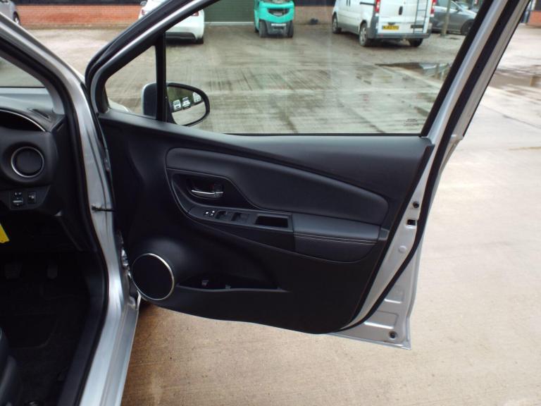  Toyota Yaris 1.33 Dual VVT-i Excel Euro 5 5dr Euro 5 Petrol Manual
