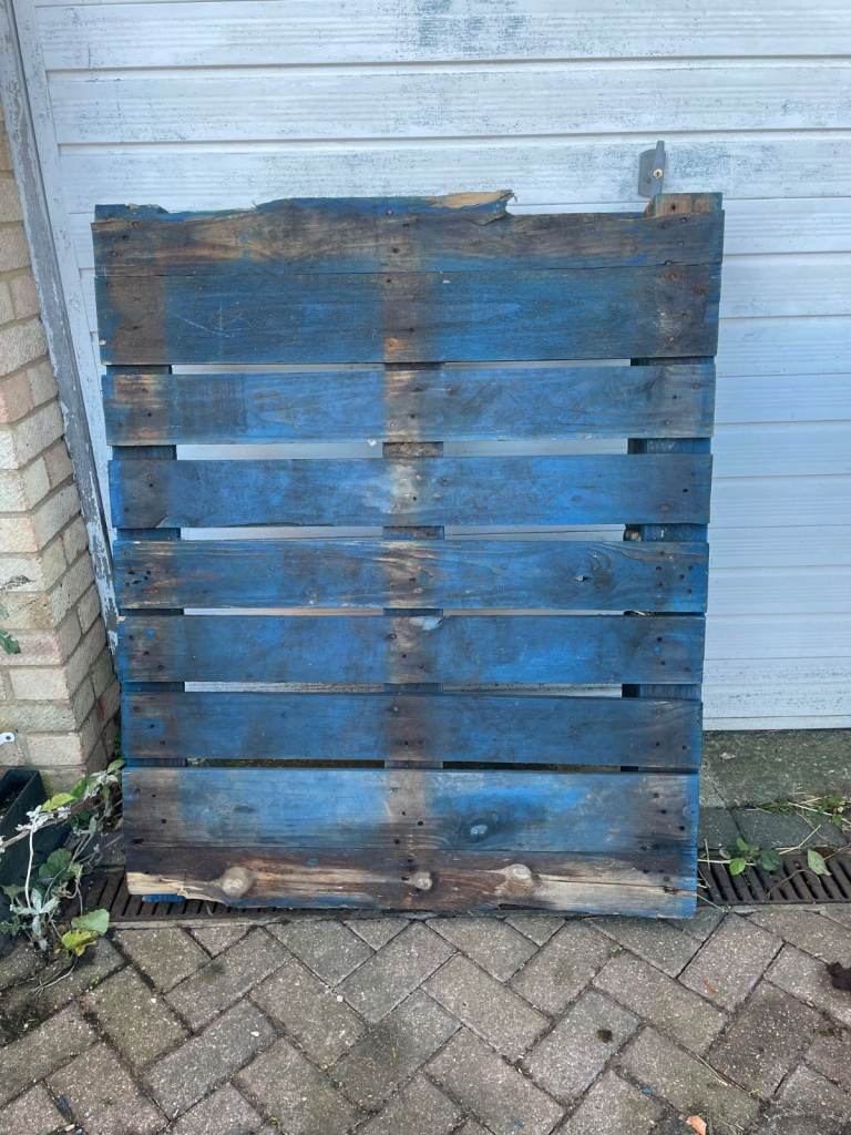FREE Wooden Pallet