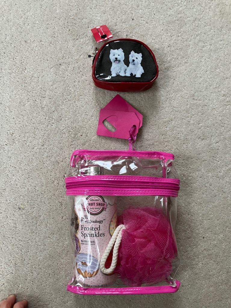 Small dog party purse with lip balm &mirror/Baylis & Harding Bath Foam/Cosmetic Bag/Bath Lily