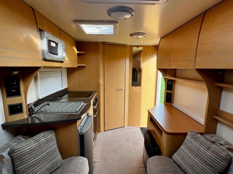 2011 Peugeot Olympus 462 Olympus 462 Single Axle Unlisted Petrol Automatic