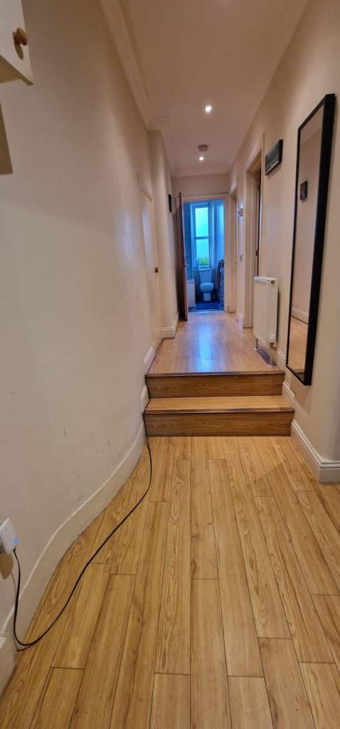 Clean Double Room within flat share in Holyrood, City Centre