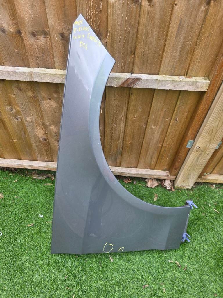 Mercedes E-Class W212 facelift Right Driver Side Wing Fender PANEL Breaking Part