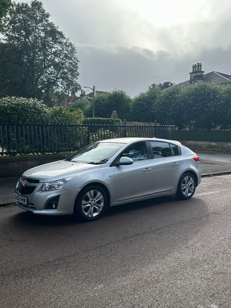 Automatic Cherolet Cruze Petrol 5dr 