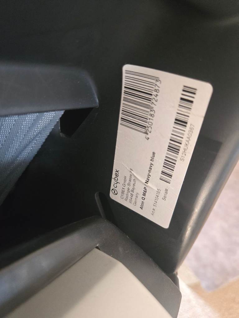 Cybex platinum baby car seat with aton Q isofix base 0 to 13kg