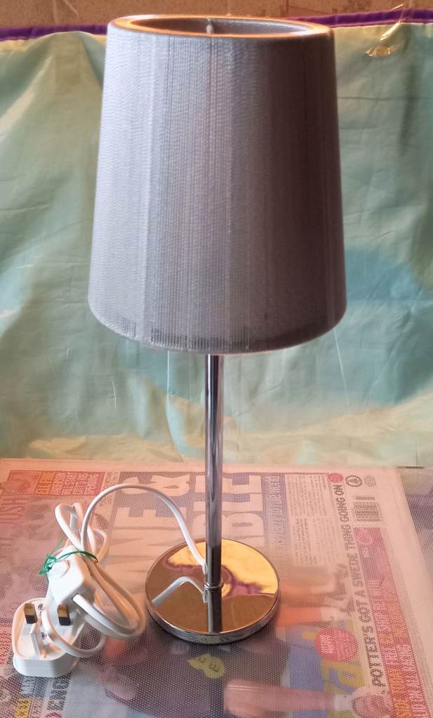1 Table Lamp