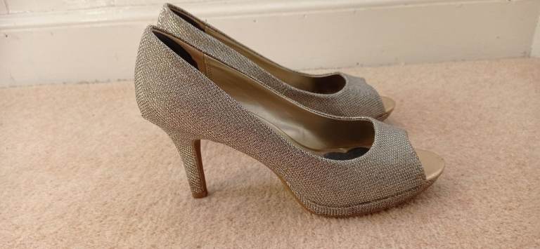 Gold evening heels, UK size 6 1/2
