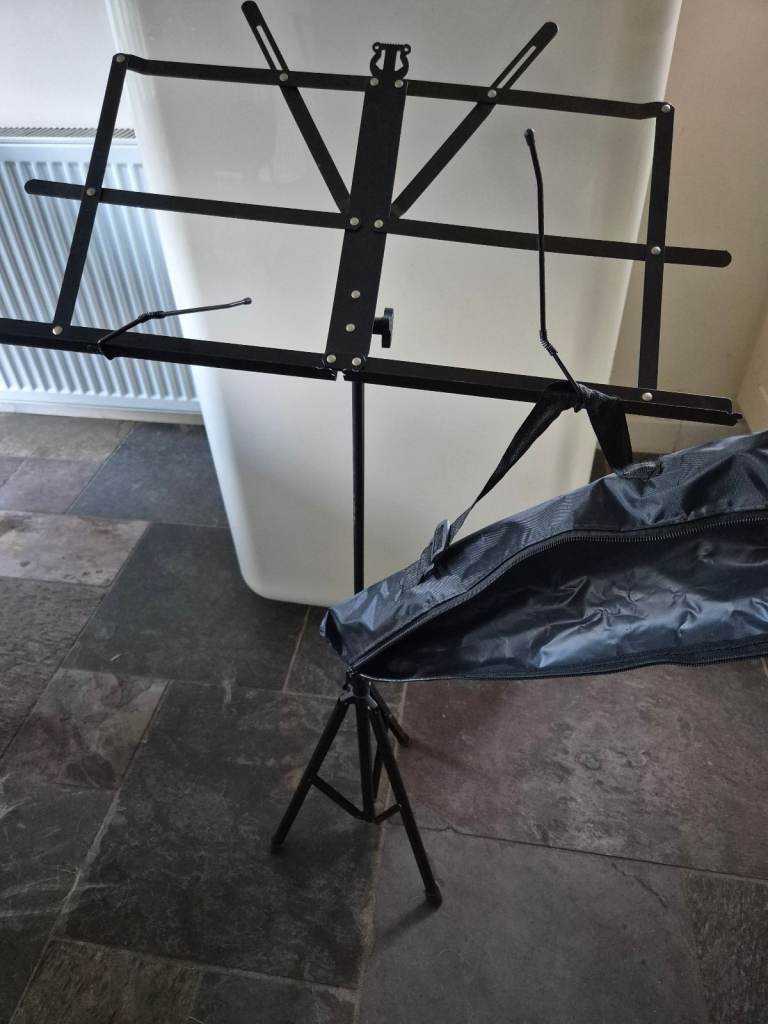 Music stand, fold away, adjustable height