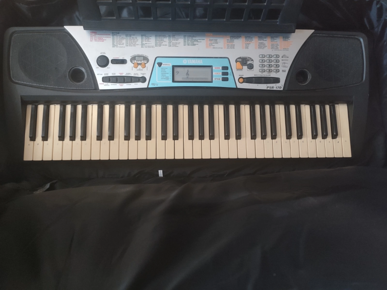 Yamaha PSR-170 Electronic Keyboard – Good Condition