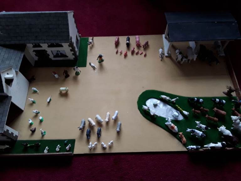 Handcrafted FARMYARD with 80 ANIMALS