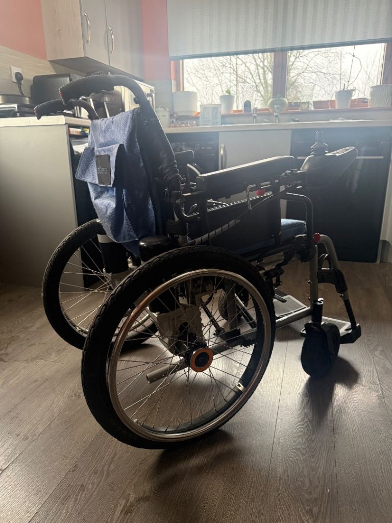 Rocket elite folding wheelchair