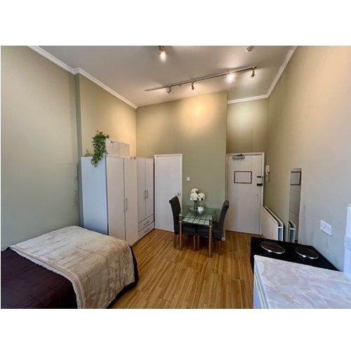 Double Studio With Balcony in Prince's Square, Notting Hill/Bayswater, W2 4PX *** Bills Inc***