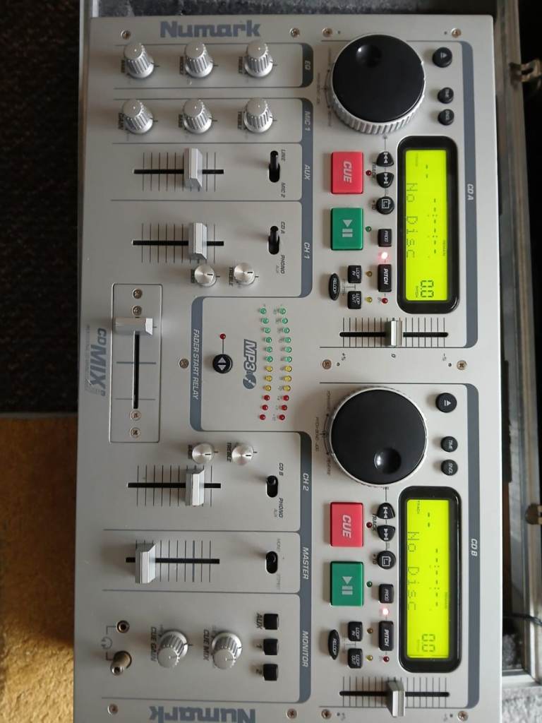 Dj equipment 