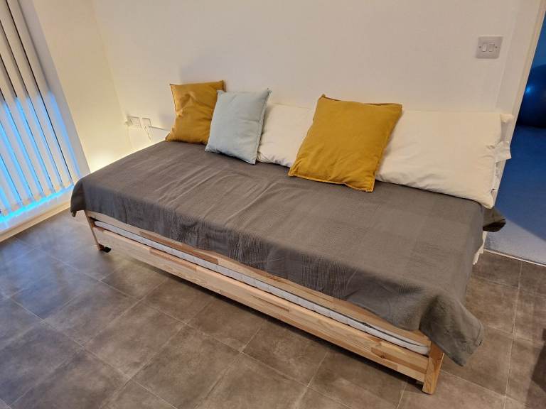 2x Stackable Single Bed Frame with Mattresses – As good as new