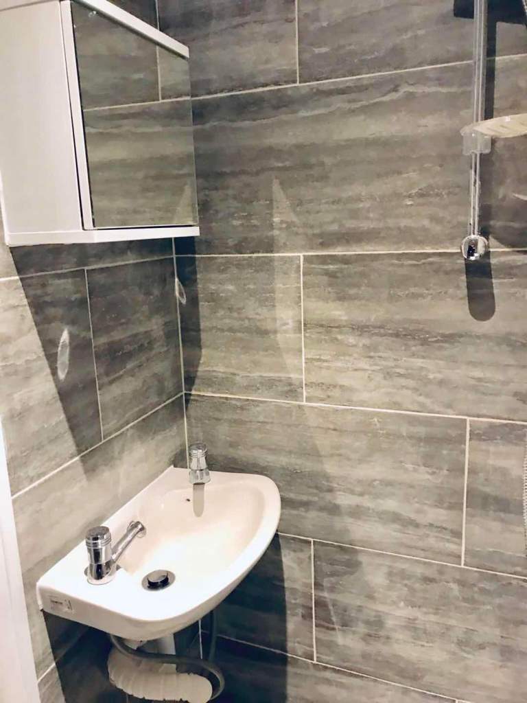 Spacious & Cosy ensuite room for Rent UB5 6FL