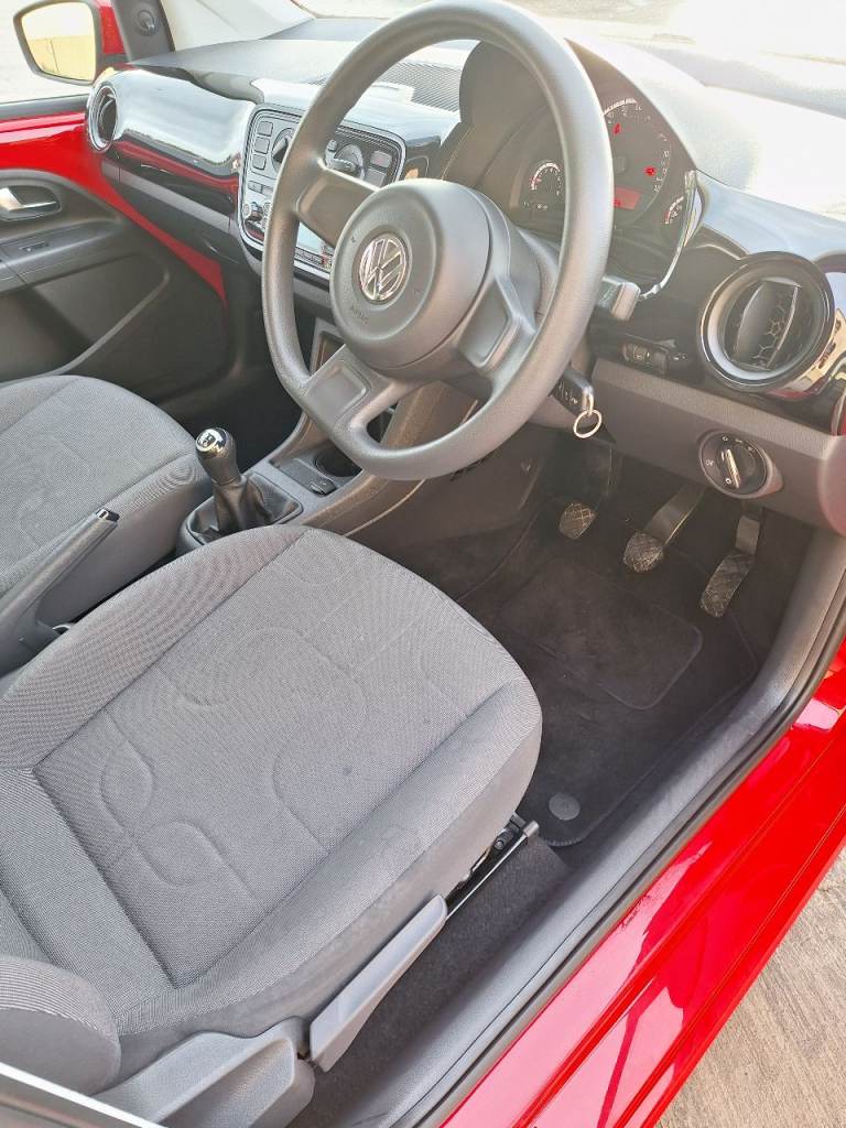 Volkswagen, UP, Hatchback, 2014, Manual, 999 (cc), 5 doors