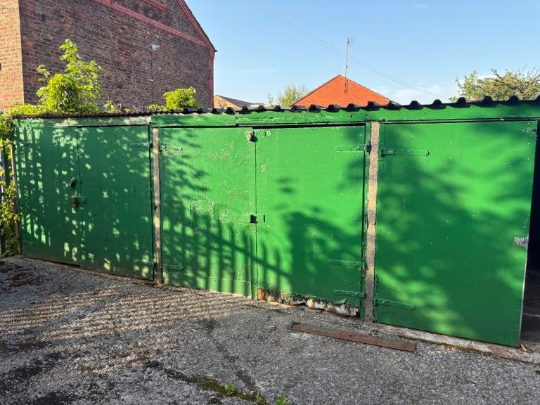 Garages available to rent