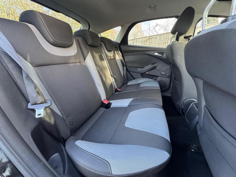 2012 Ford Focus 1.6 TDCi 115 Zetec 5dr HATCHBACK DIESEL Manual