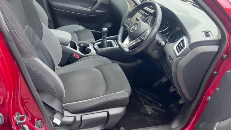 Nissan qashqai N1.5 dCi 115 N-Connecta 5dr 2 owners full Nissan history stunning