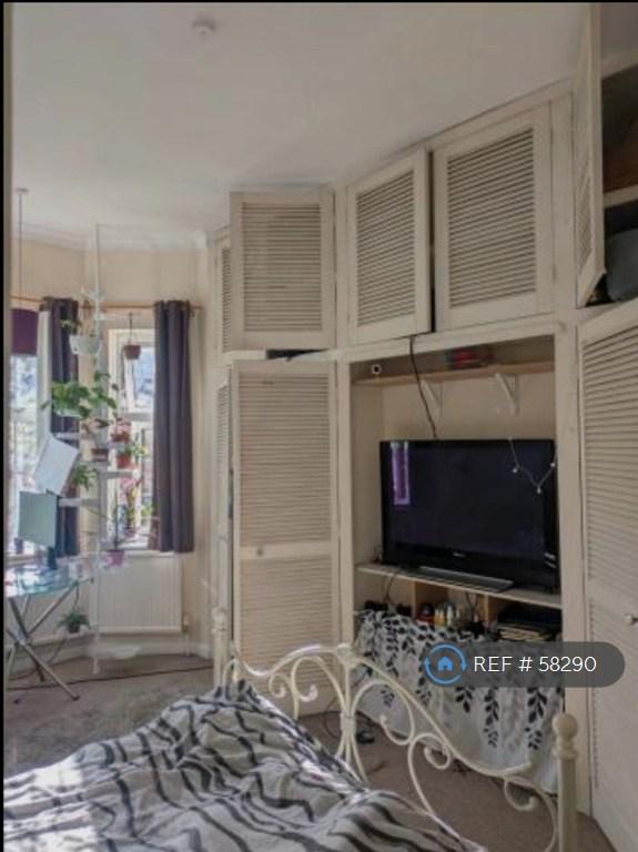 1 bedroom in Woodgrange Avenue, London, W5 (#58290)