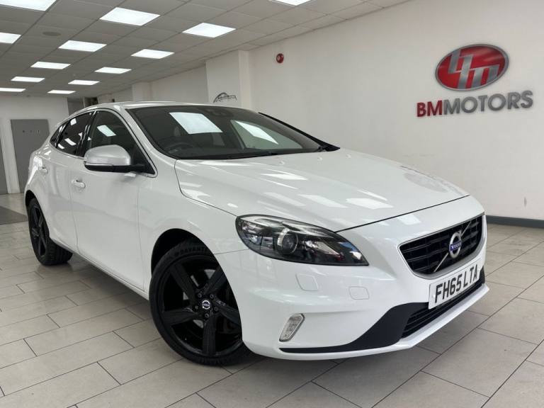 2015 Volvo V40 D4 [190] R DESIGN Lux Nav 5dr HATCHBACK DIESEL Manual