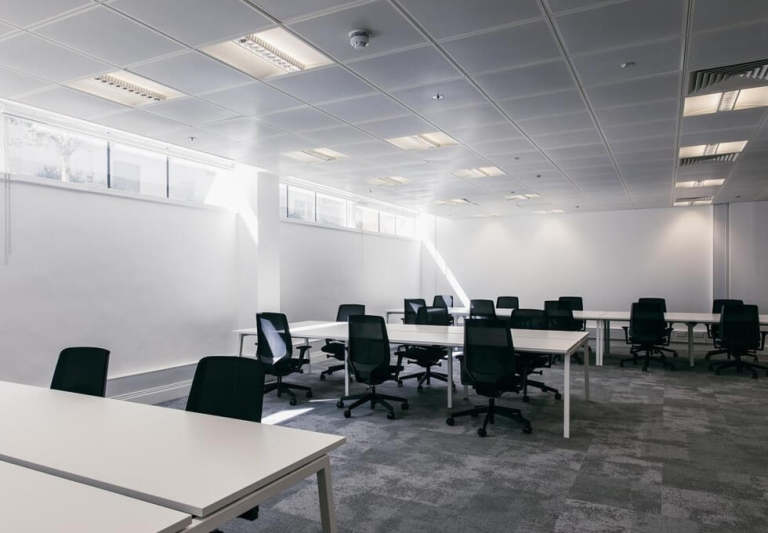 Rent Shoreditch Serviced Offices - Sizes From 75 to 86 Desks - Flexible Furnished Suites EC2A