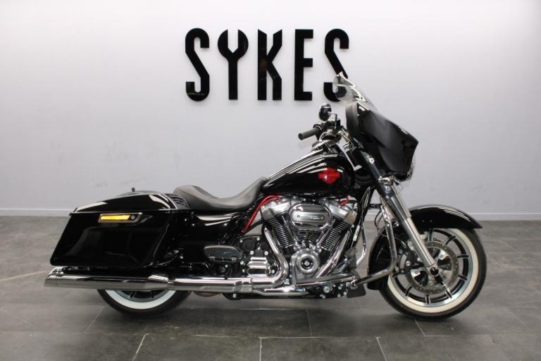 2019 Harley-Davidson FLHT Touring Electra Glide Standard in Vivid Black