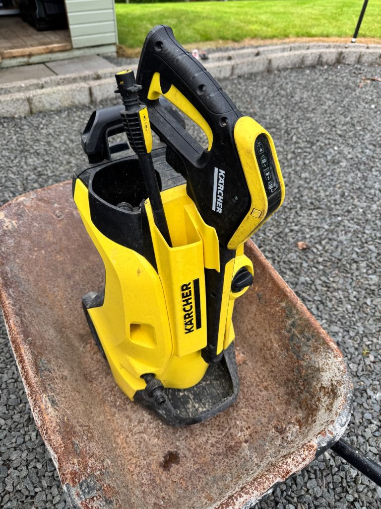 Karcher K4 pressure washer (semi runs / for Parts)