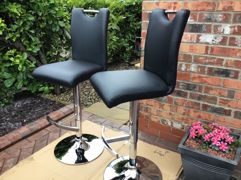 **VERY HIGH QUALITY** BRAND NEW IN BOXES,BLACK VEGAN LEATHER HEIGHT ADJ SWIVEL BAR STOOLS BARSTOOLS