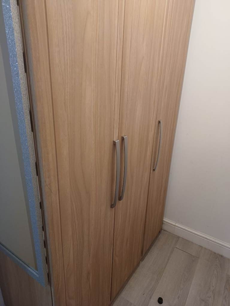  Spacious studio share in house near city centre