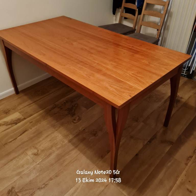 Extendable Solid Wood Dining Table – Seats 8-10