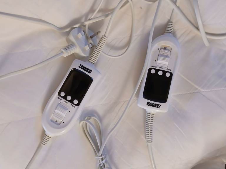Zanussi double electric blanket. 